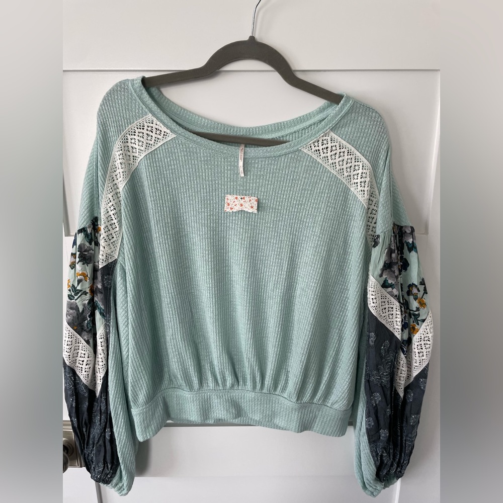 FREE PEOPLE Balloon Sleeve Top Size SMALL
